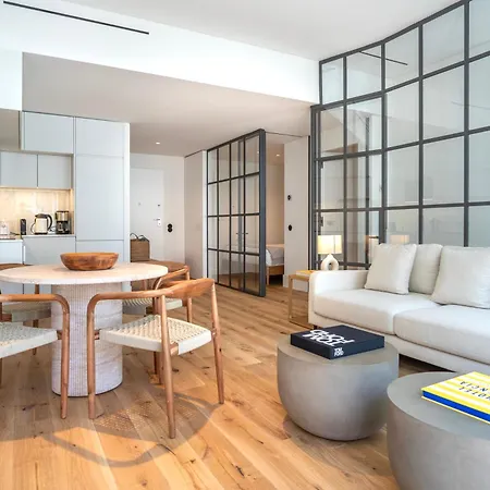Edition 147 - Luxury Seafront Apartamento