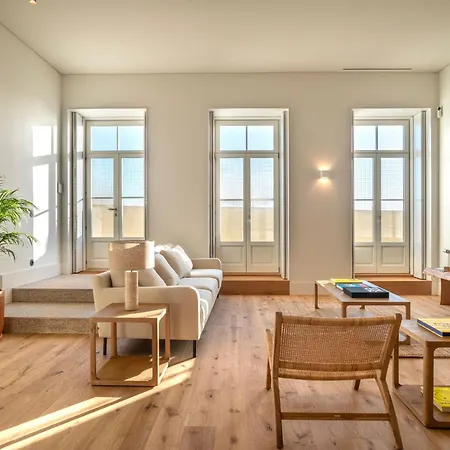 Edition 147 - Luxury Seafront Oporto
