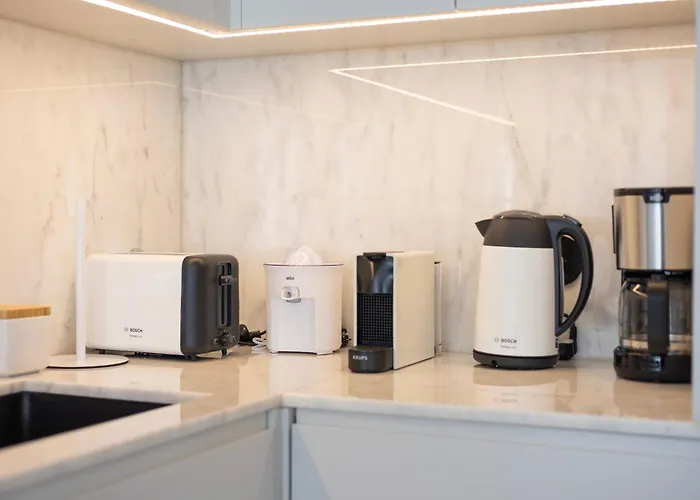 Edition 147 - Luxury Housing *