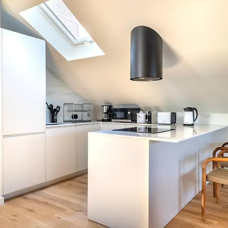 Edition 147 - Luxury Housing *