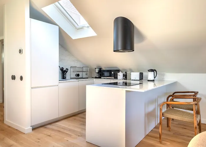 Edition 147 - Luxury Housing *