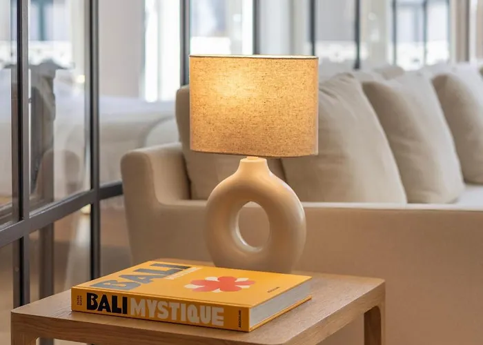 Edition 147 - Luxury Housing *