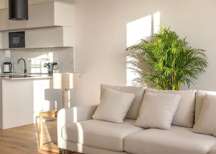 Edition 147 - Luxury Housing *