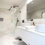 Edition 147 - Luxury Housing *