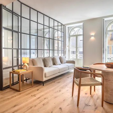 Edition 147 - Luxury Seafront Porto