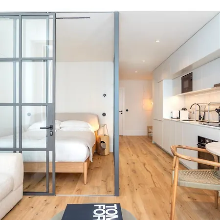 Edition 147 - Luxury Seafront Apartment
