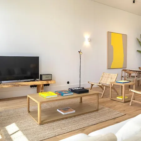 Edition 147 - Luxury Seafront Apartment Porto