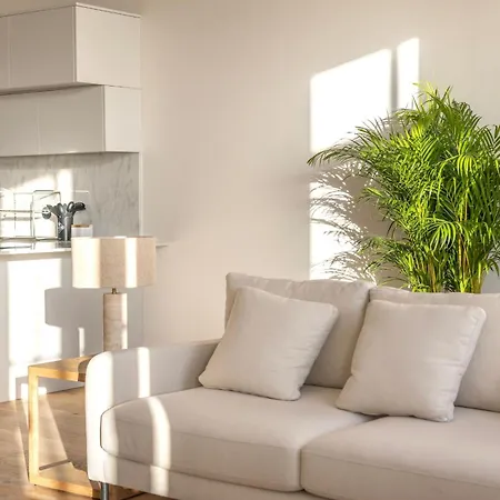 Edition 147 - Luxury Housing *